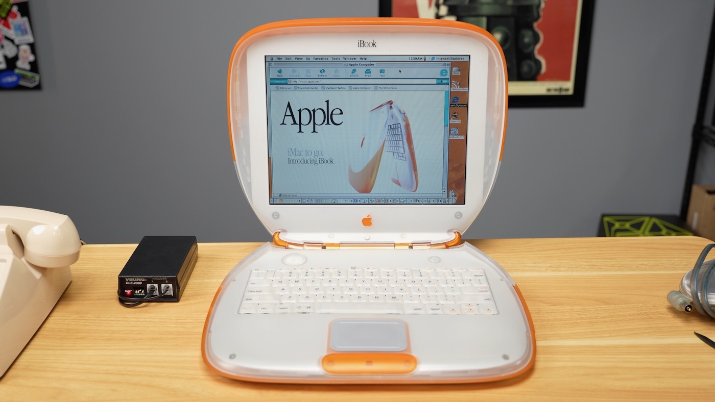iBook G3 accessing dial-up Internet over WiFi browsing the vintage web