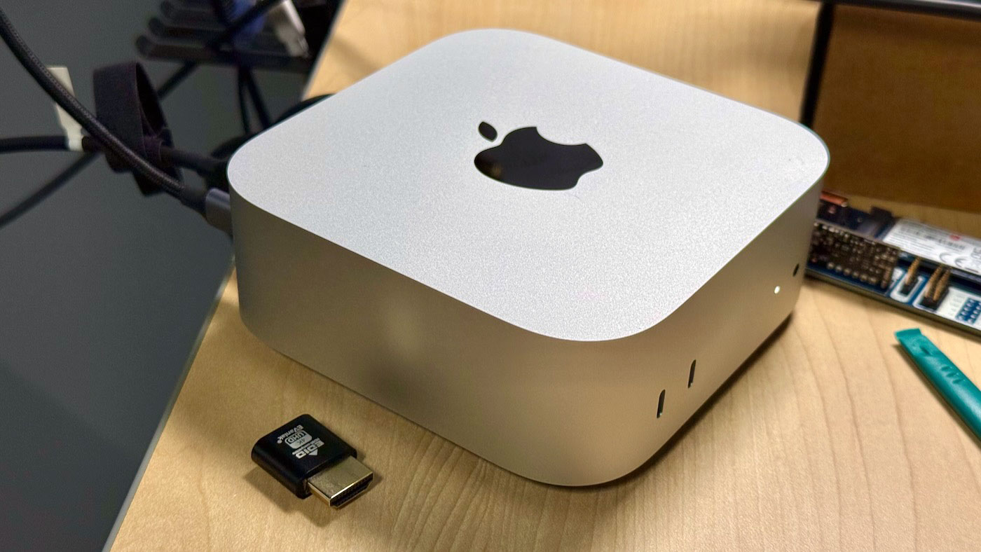 M4 Mac mini on desk