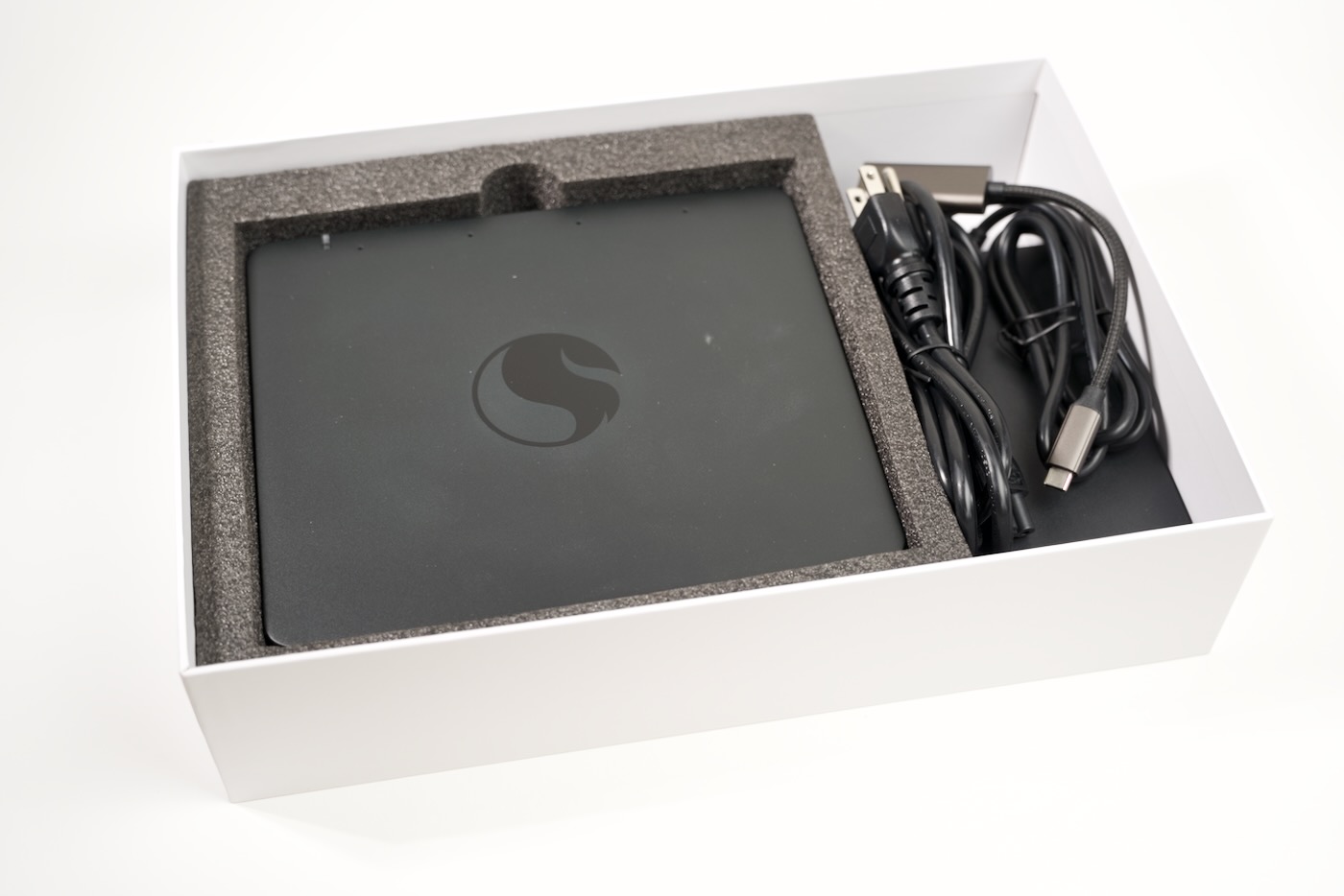 Snapdragon Dev Kit - box contents